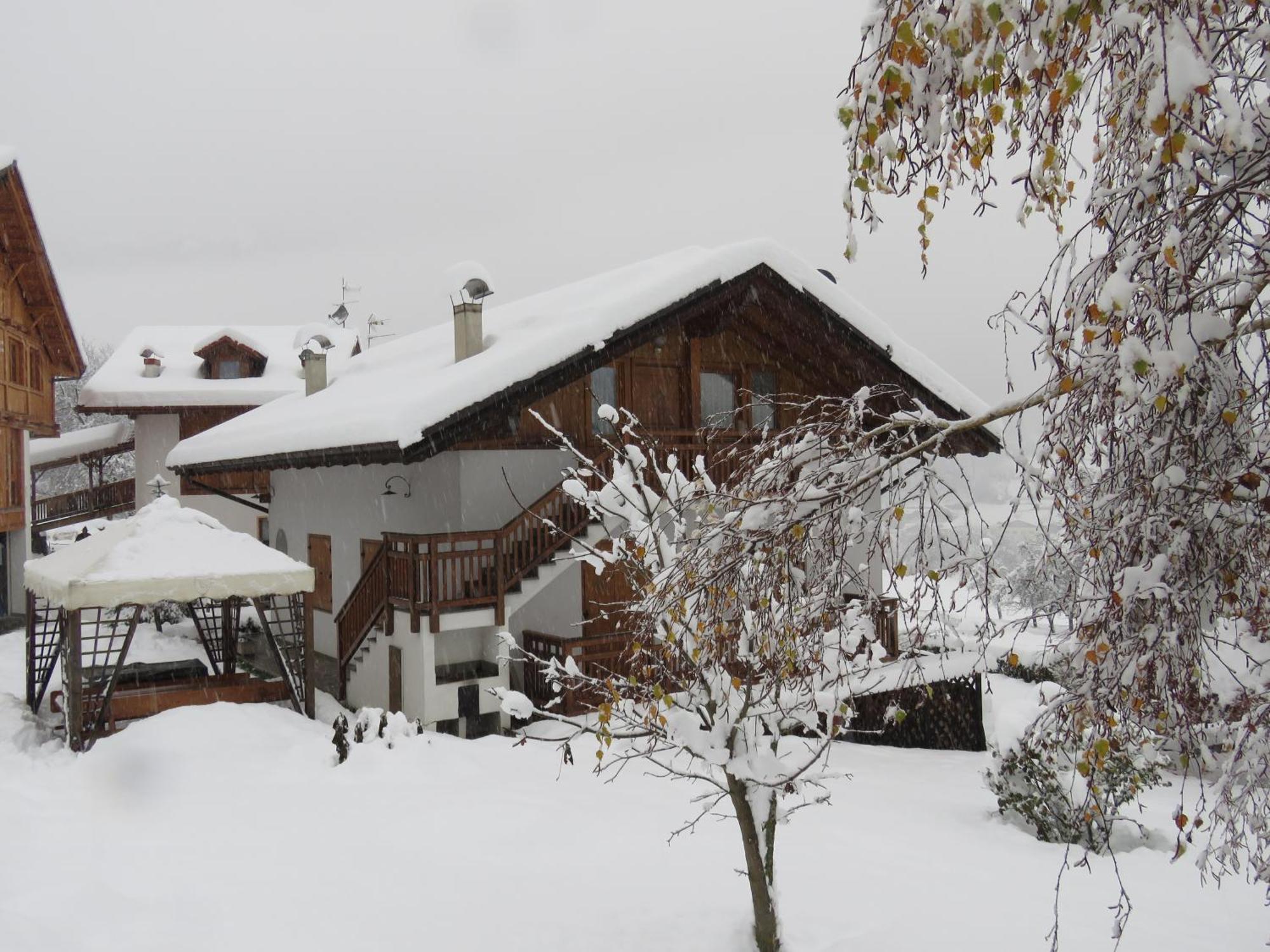 Villetta Val Di Sole Коммеццадура Экстерьер фото
